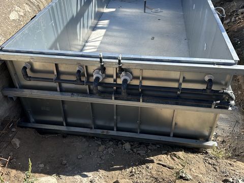 Υπερυψωμένη πισίνα από γαλβανισμένα πάνελ με σωληνώσεις